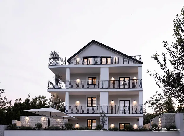 Charming Villa with boutique apartments in Tivat